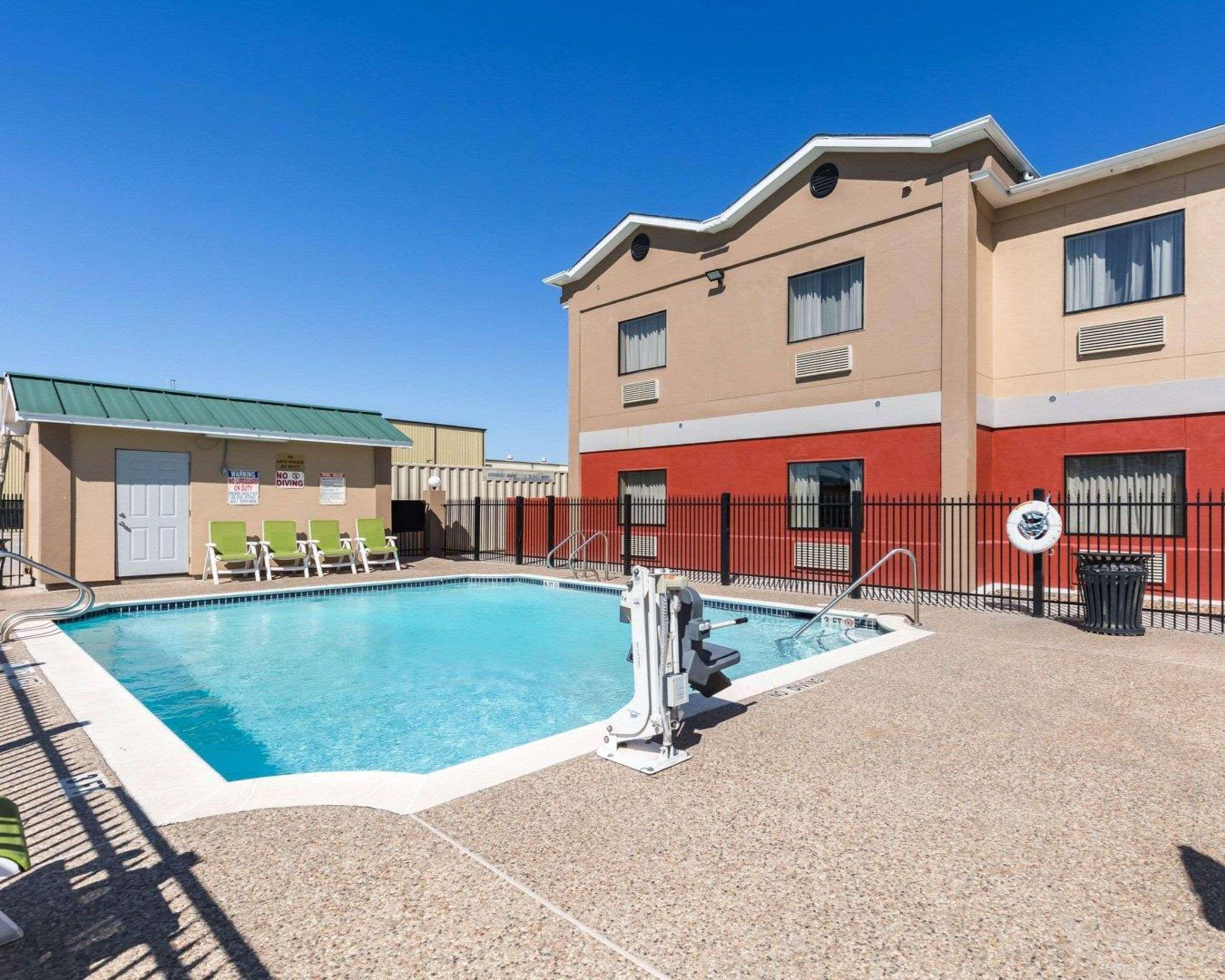 Econo Lodge Inn & Suites East Houston I-10 Exterior foto